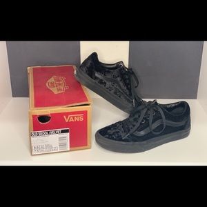 Black Velvet Old Skool Vans